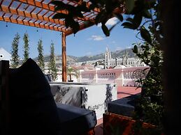 Casona 1914 Quito - Gothic Cathedral View Rooftop
