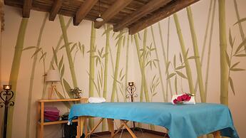 Casona 1914 Quito - Gothic Cathedral View Rooftop