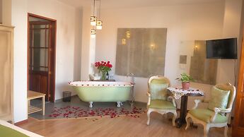 Casona 1914 Quito - Gothic Cathedral View Rooftop