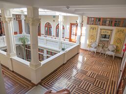 Casona 1914 Quito - Gothic Cathedral View Rooftop