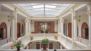 Casona 1914 Quito - Gothic Cathedral View Rooftop