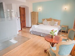 Casona 1914 Quito - Gothic Cathedral View Rooftop