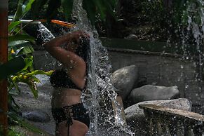 Hostería Río Escondido