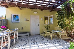 Sunflower Villa Studios by CMD