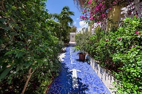 Sunflower Villa Studios by CMD