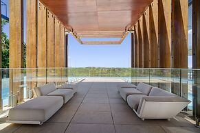 Deluxe Retreat in the Centre of Convenience