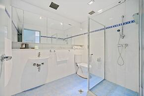 Terrace Living in the Heart of Sydney