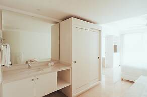 Antera Hotel & Residences