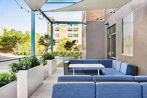 Tru by Hilton Lawrenceville Atlanta I-85 Sugarloaf