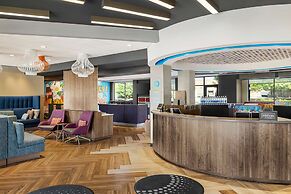 Tru by Hilton Lawrenceville Atlanta I-85 Sugarloaf