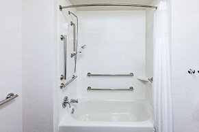 Hampton Inn Gardner Conference  Center