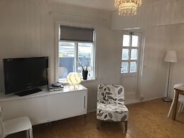 Vellir Grenivik a home with a view