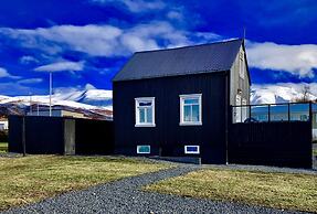Vellir Grenivik a home with a view