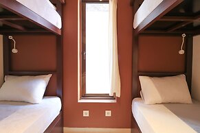 Gelatik B&B - Hostel