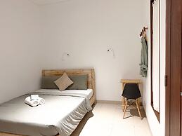 Gelatik B&B - Hostel