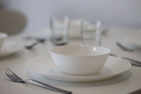 OYO Home 501 Luxury 1BR Crest Condo