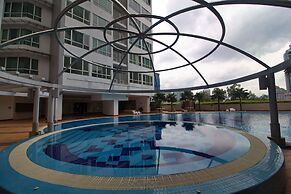 OYO Home 501 Luxury 1BR Crest Condo