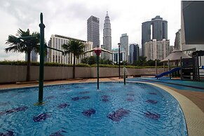 OYO Home 501 Luxury 1BR Crest Condo