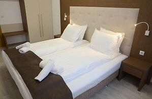 Stela Deluxe Apartments