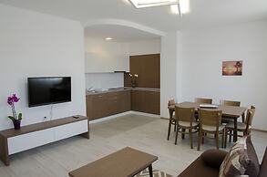 Stela Deluxe Apartments