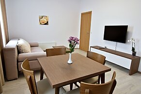 Stela Deluxe Apartments