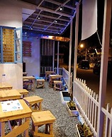 Transit Dorms - Hostel