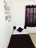 Transit Dorms - Hostel