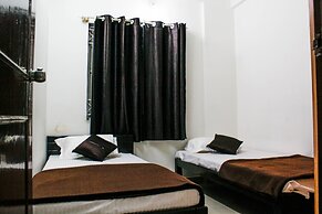 Transit Dorms - Hostel