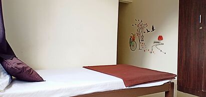 Transit Dorms - Hostel