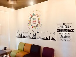 Transit Dorms - Hostel