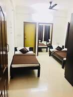 Transit Dorms - Hostel