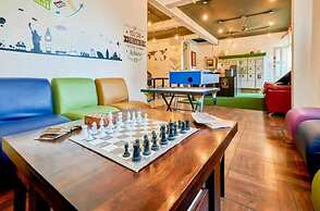 Transit Dorms - Hostel