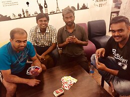 Transit Dorms - Hostel