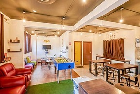 Transit Dorms - Hostel