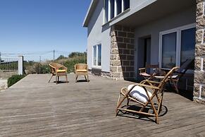 Mira Guincho house with sea view and garden