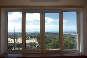 Mira Guincho house with sea view and garden