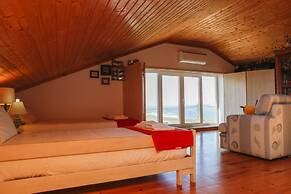 Mira Guincho house with sea view and garden