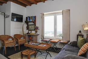 Mira Guincho house with sea view and garden