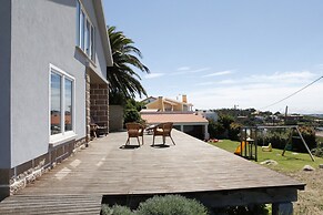 Mira Guincho house with sea view and garden