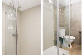 Best Terrace River view Alfama Apartment