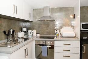 Best Terrace River view Alfama Apartment