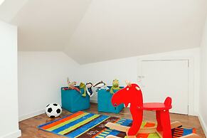 Best Terrace River view Alfama Apartment