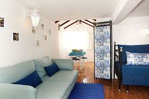 Best Terrace River view Alfama Apartment