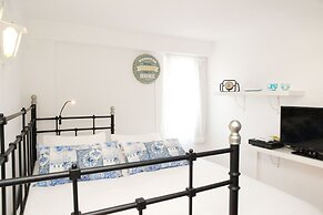 Best Terrace River view Alfama Apartment