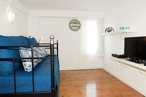 Best Terrace River view Alfama Apartment