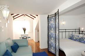 Best Terrace River view Alfama Apartment