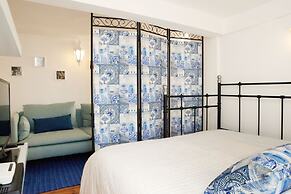 Best Terrace River view Alfama Apartment