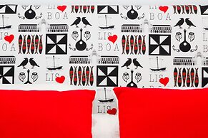 Best Terrace River view Alfama Apartment