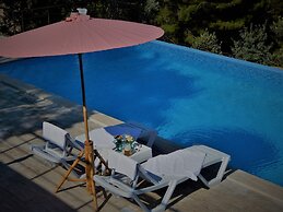 Godence Hotel Restoran