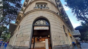 Pôr do sol 17º andar com vista da cidade